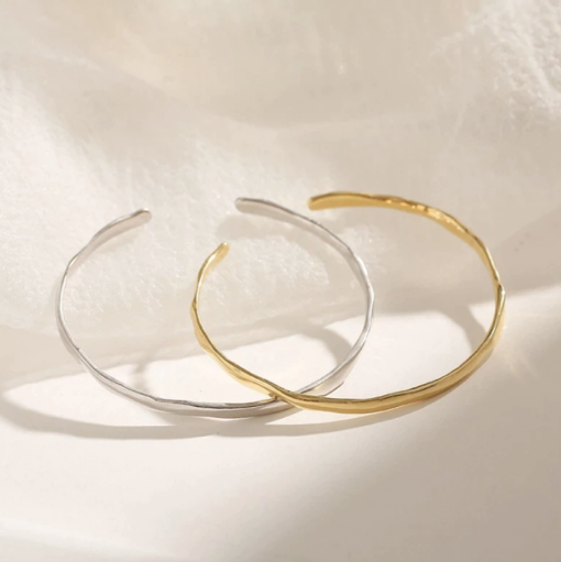 Irregular bangle