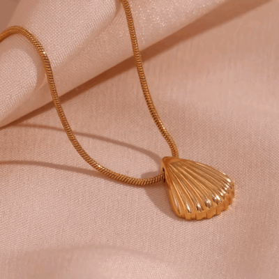Shell necklace